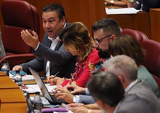 Procuradores leonesistas en las Cortes.