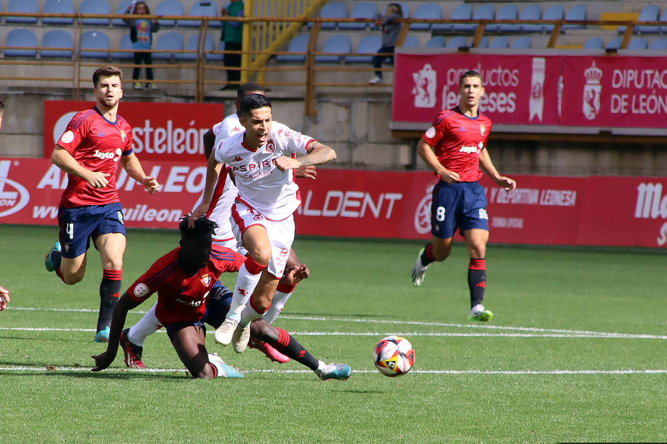 Las mejores imágenes del Cultural - Osasuna Promesas