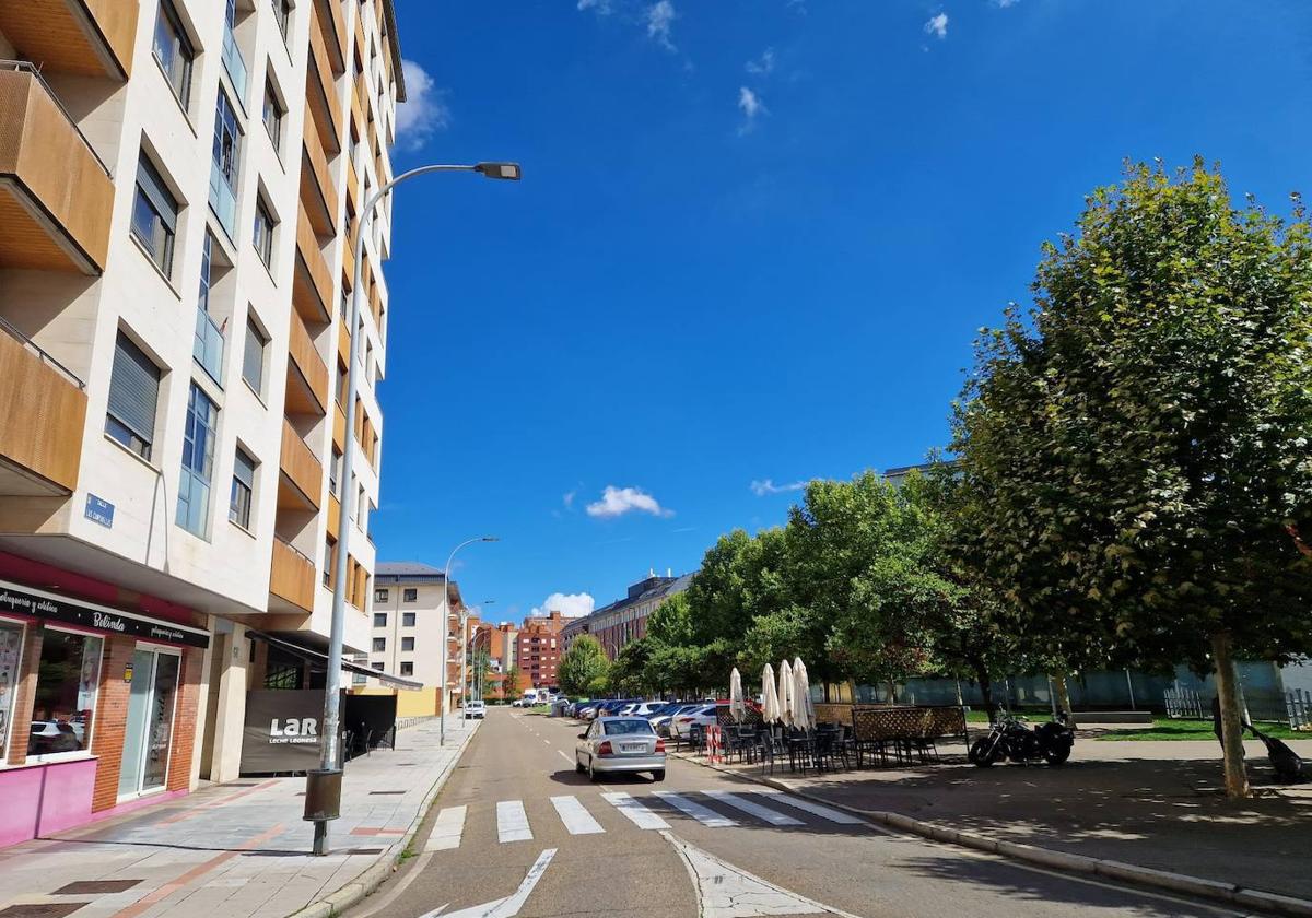 Calle en la que estuvo aparcado el coche siniestrado.