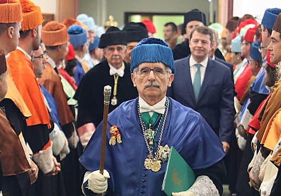 Estanislao de Luis Calabuig se despide como maestro de ceremonias de la ULE.