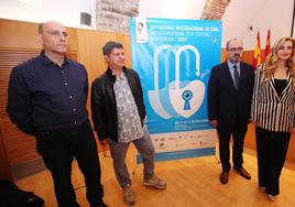 El alcalde de Ponferrada, Marco Morala, junto a la viceconsejera de Acción Cultural, Mar Sancho Sanz, y el director del Festival, Antonio Donís, durante la presentación del festival.