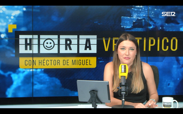 Marina Lobo presentando el programa Hora Veintipico