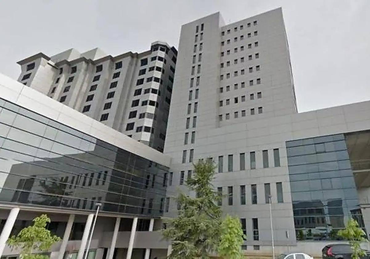 Fachada del Hospital de León.