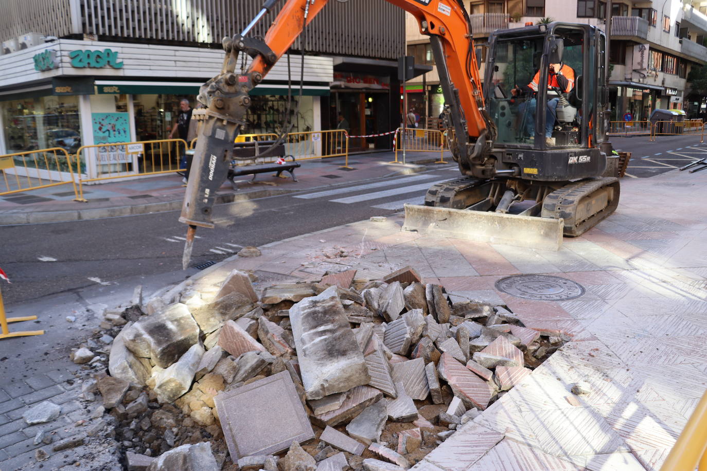 Maquinaria utilizada en las obras.