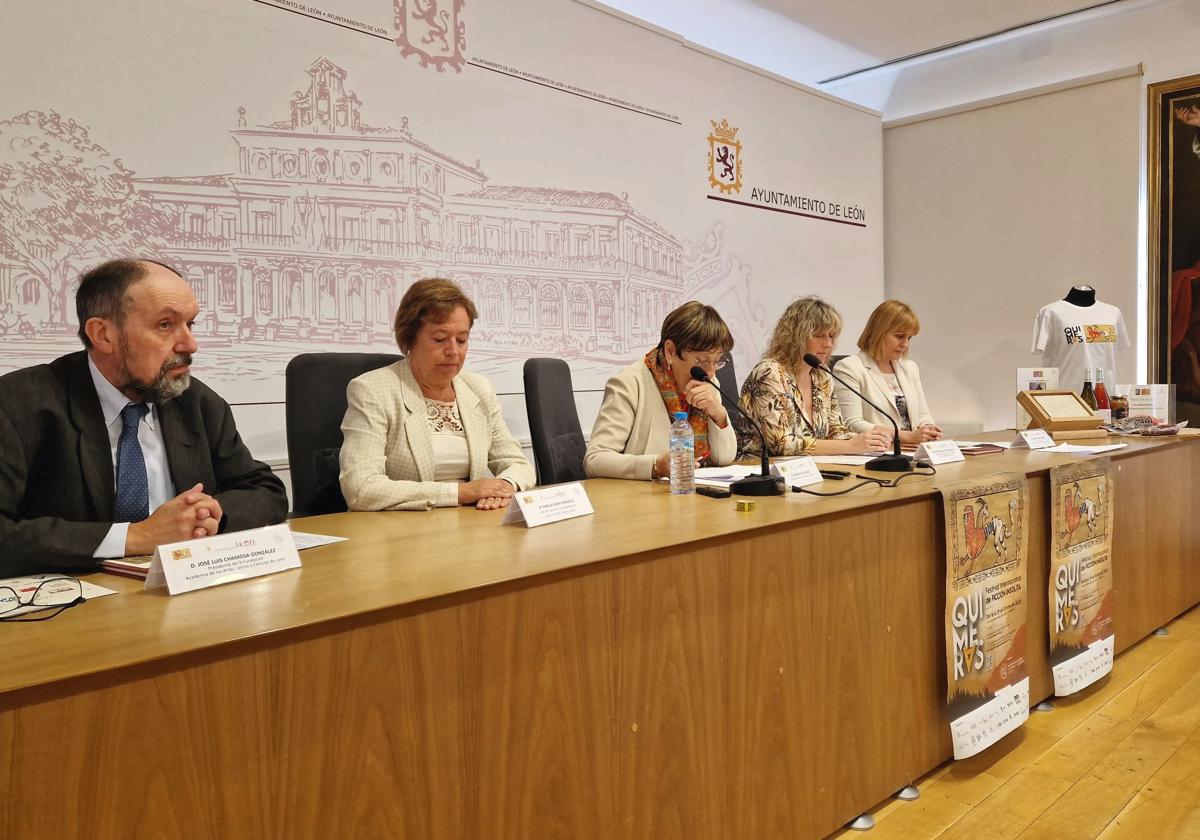 Presentación de 'Quimeras. Festival Internacional de Ficción Insólita' en el Ayuntamiento de León.