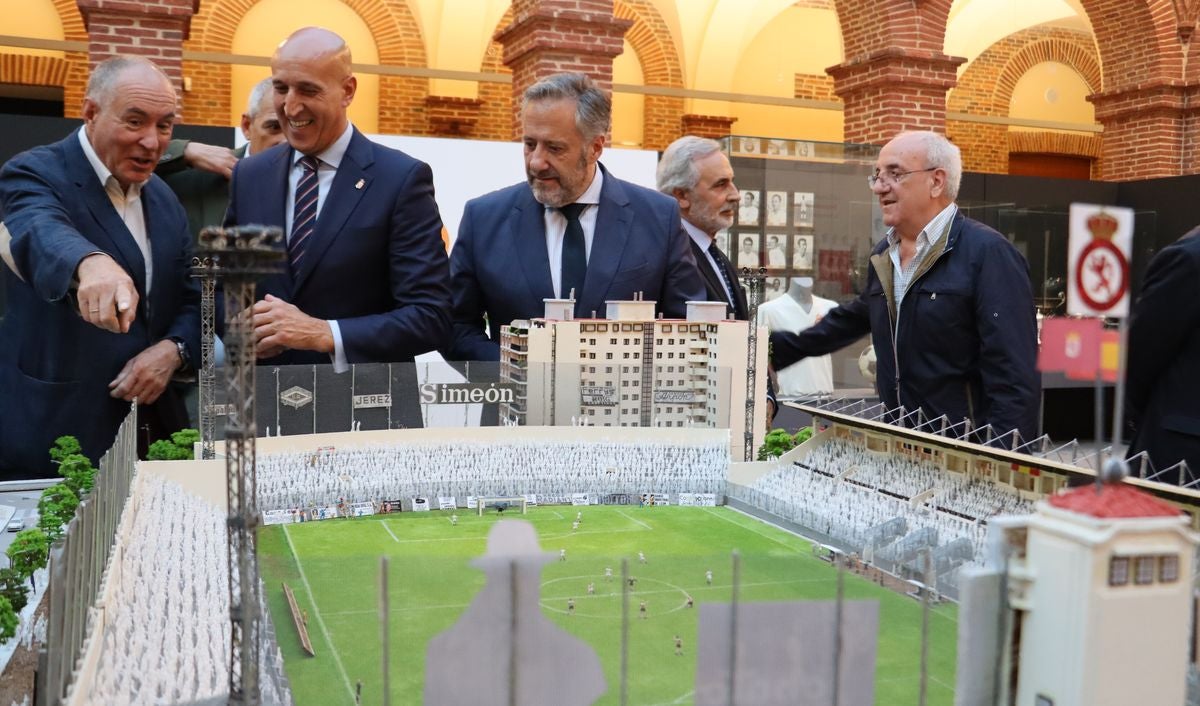 La Cultural inaugura ExpoCien