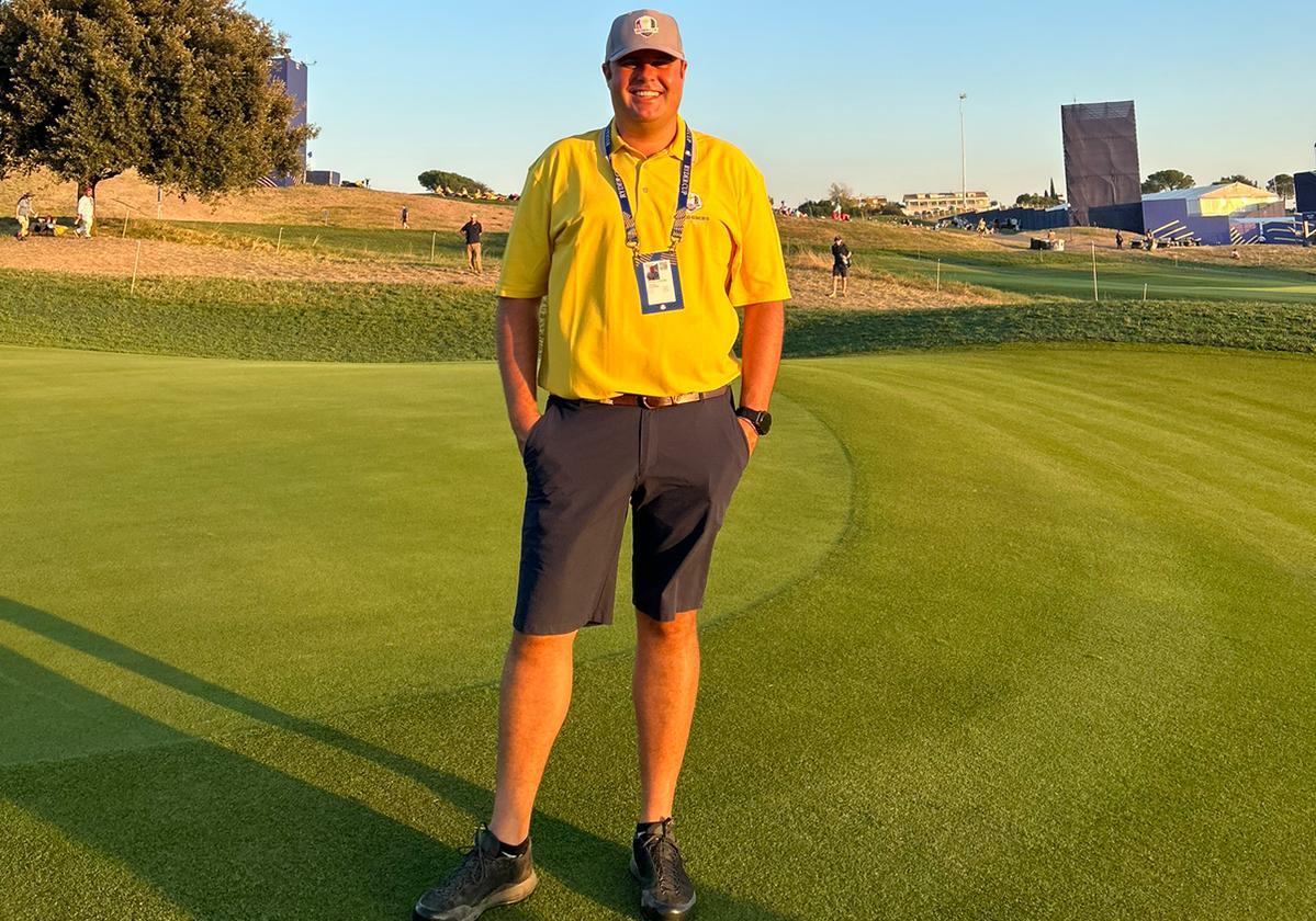 El agrónomo leonés, Alfonso Fernández, en el campo de golf de la Ryder Cup.