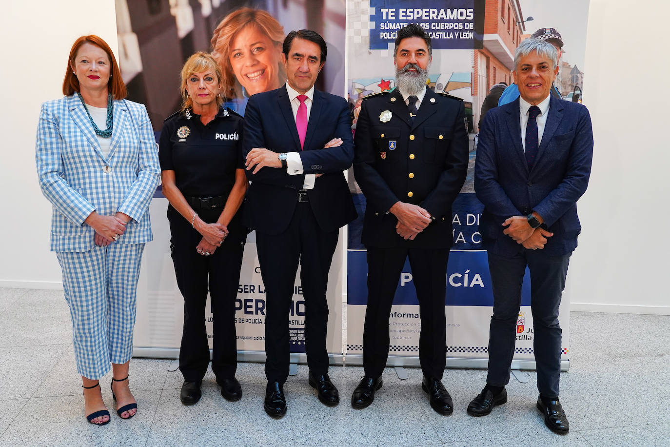 Imagen principal - El consejero de Medio Ambiente, Vivienda y Ordenación del Territorio, Juan Carlos Suárez-Quiñones, asiste al Encuentro de Policías Locales de Castilla y León que se celebra en la capital leonesa.