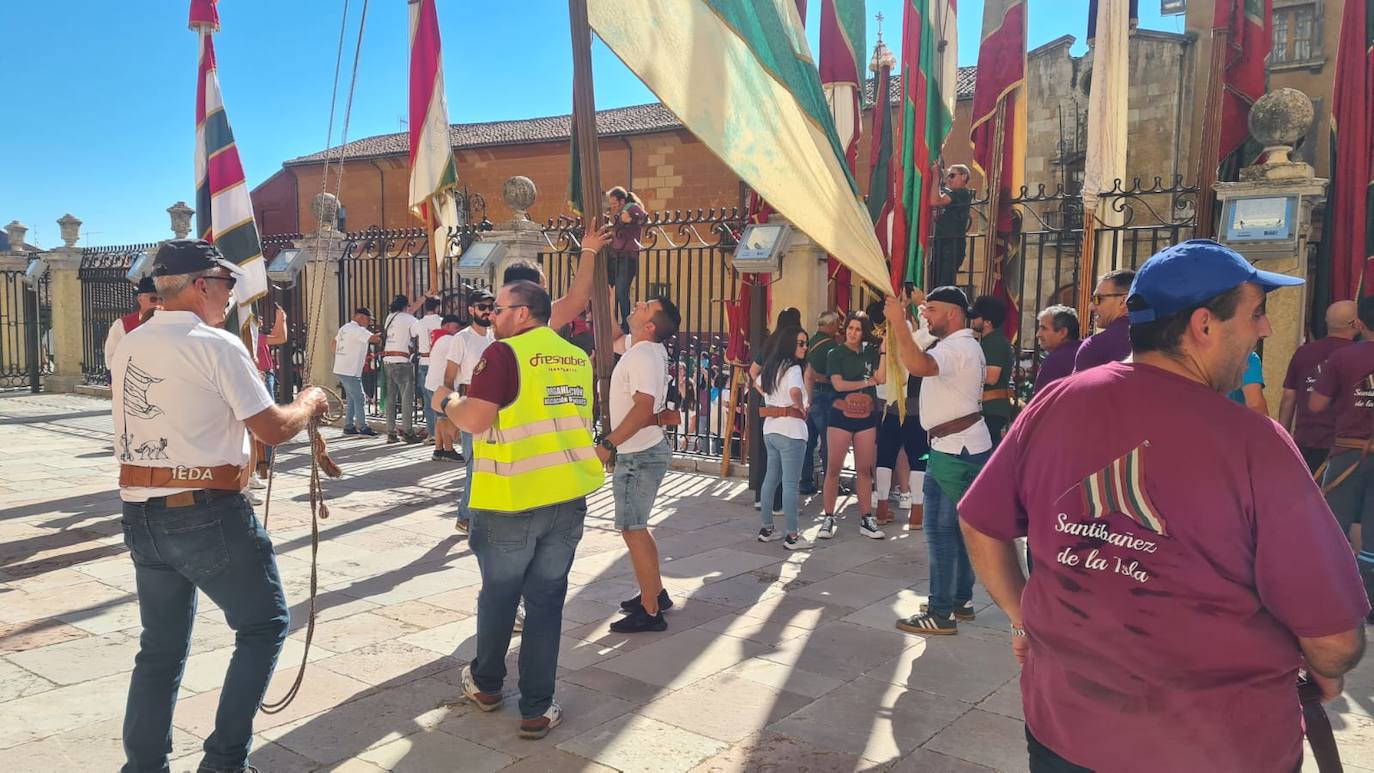 Desfile de pendones en León