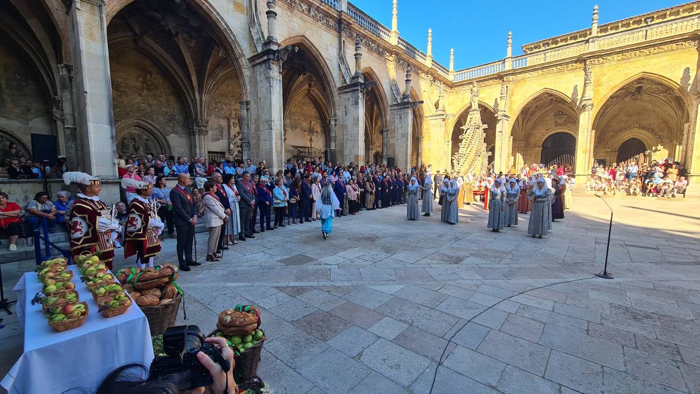 Ceremonia de las Cantaderas en la Catedral de León