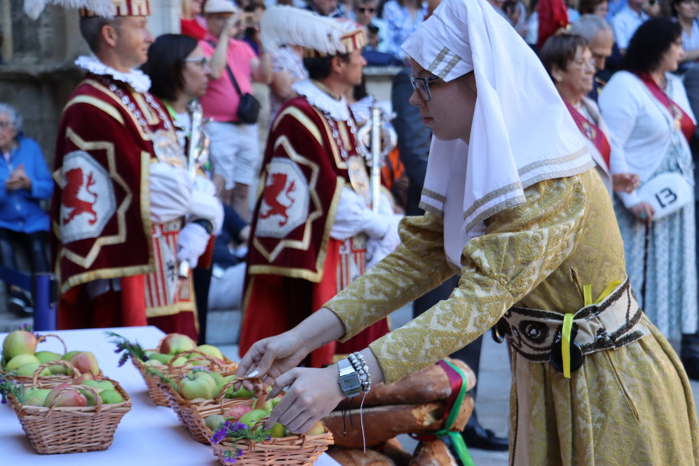 Ceremonia de las Cantaderas en la Catedral de León