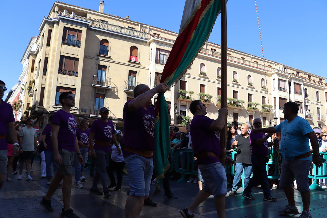 Desfile de pendones en León