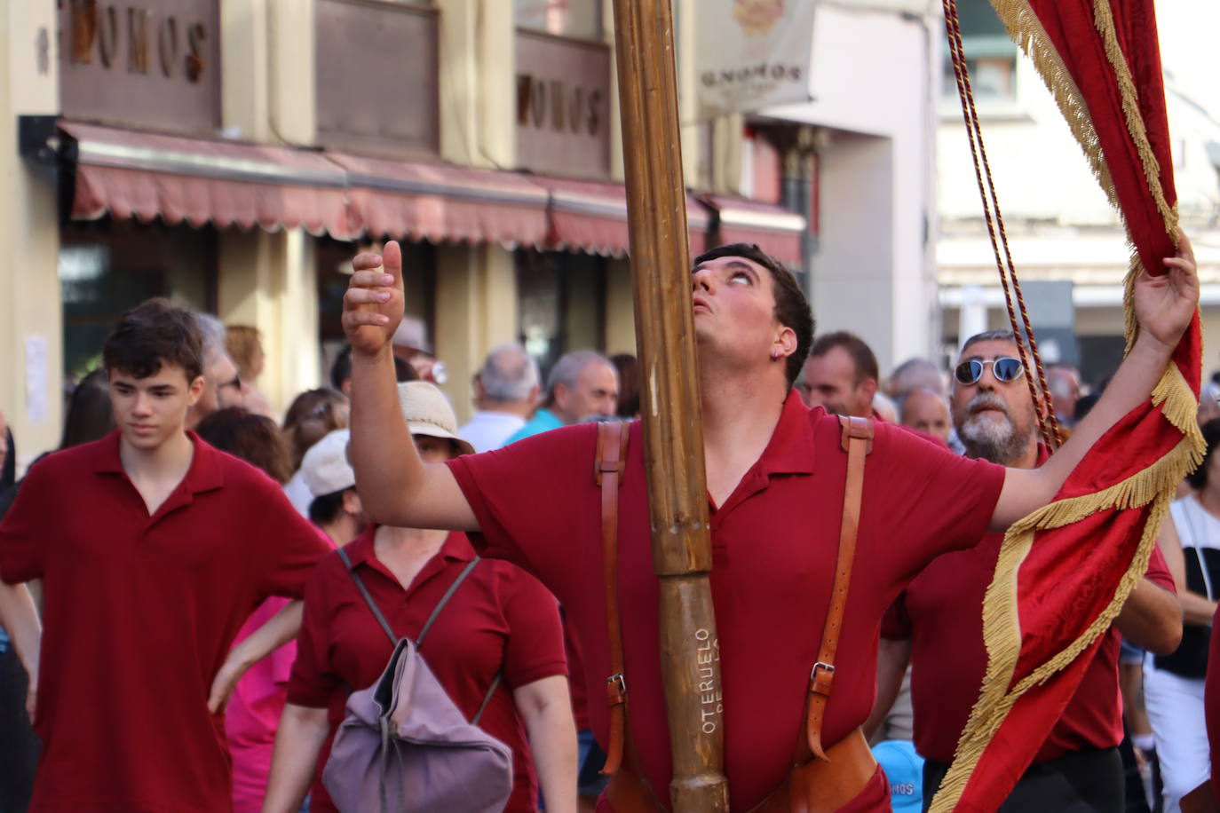 Desfile de pendones en León