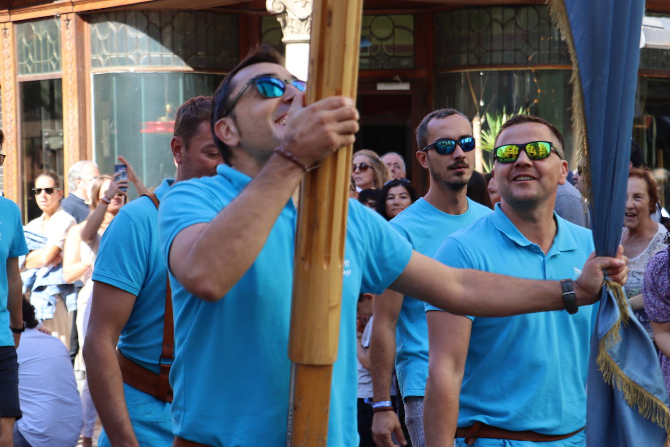 Desfile de pendones en León