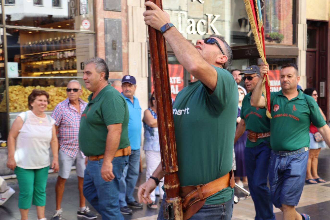 Desfile de pendones en León