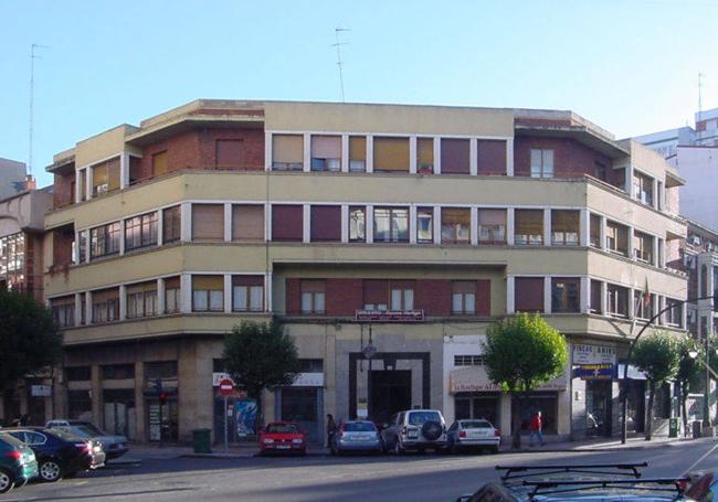 Edificio en Gran Vía de San Marcos.