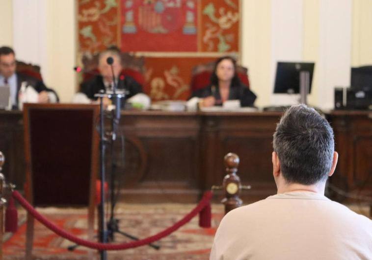 El acusado durante el juicio en la Audiencia Provincial de León.