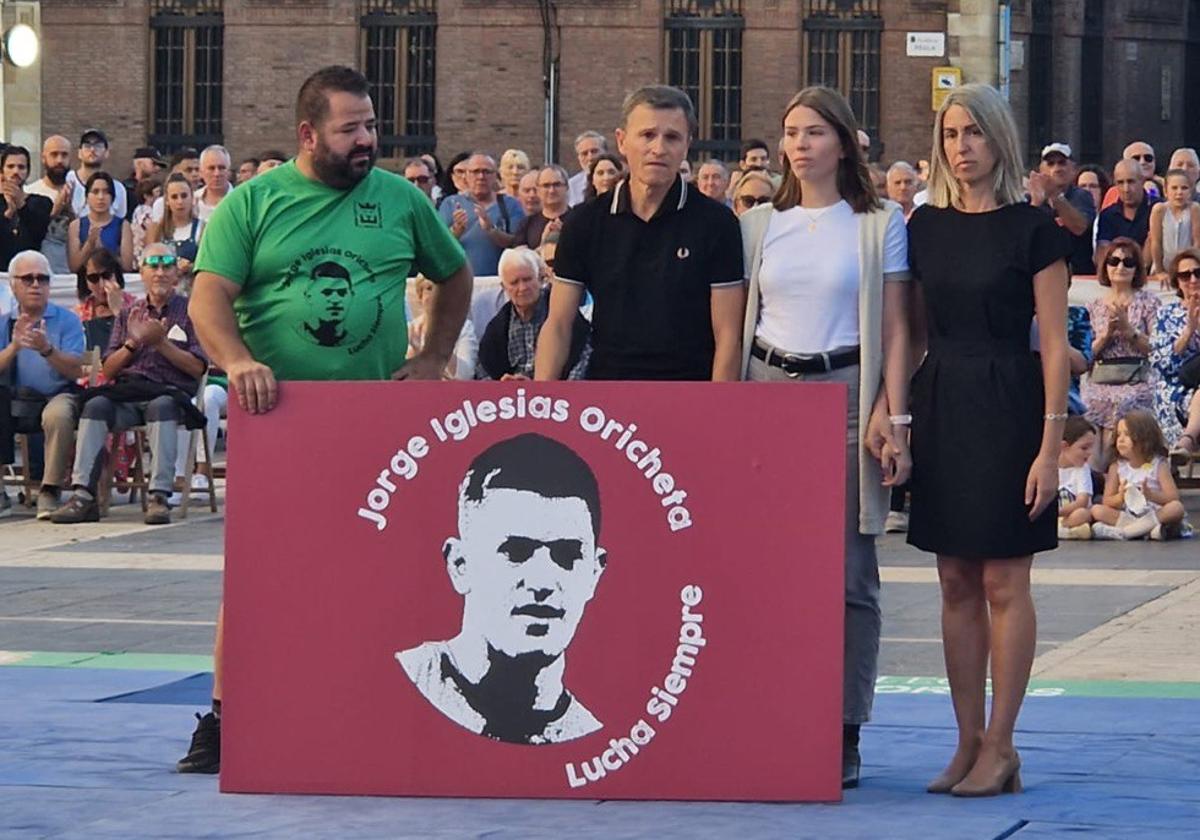 Homenaje de la lucha leonesa a Jorge Iglesias.