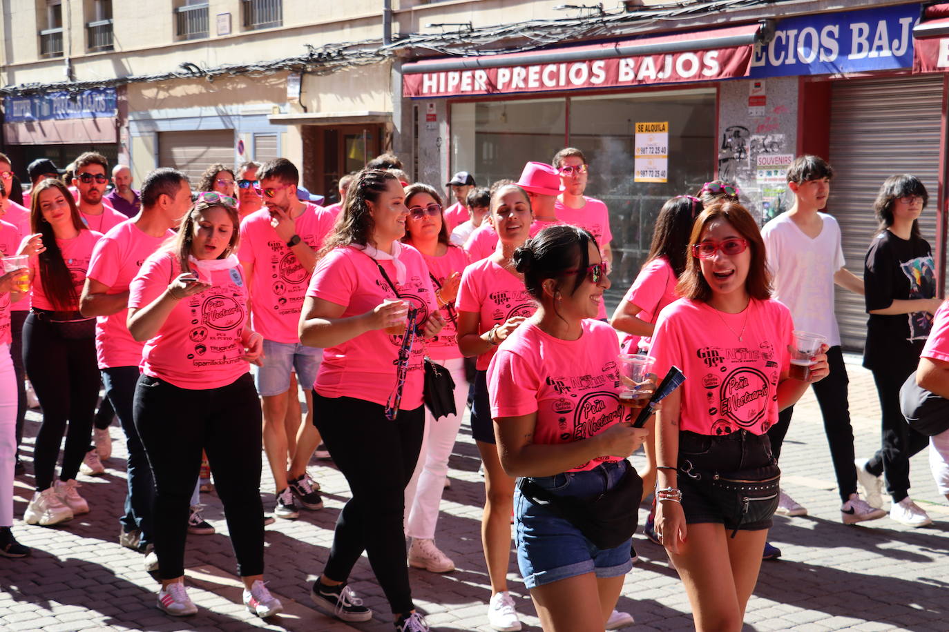 Desfile de peñas en San Froilán