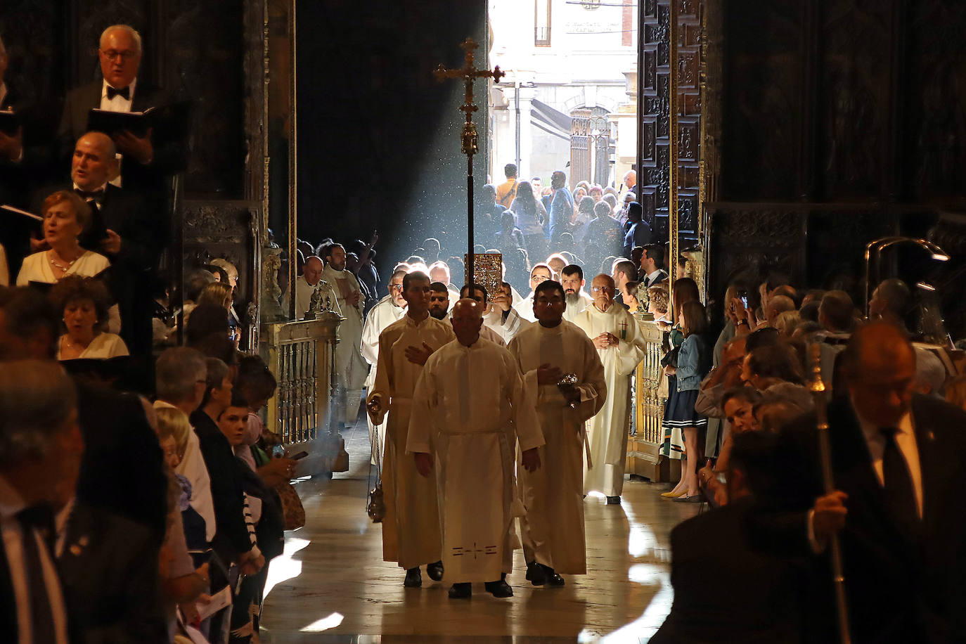 Las mejores imágenes de la coronación de la Virgen del Mercado