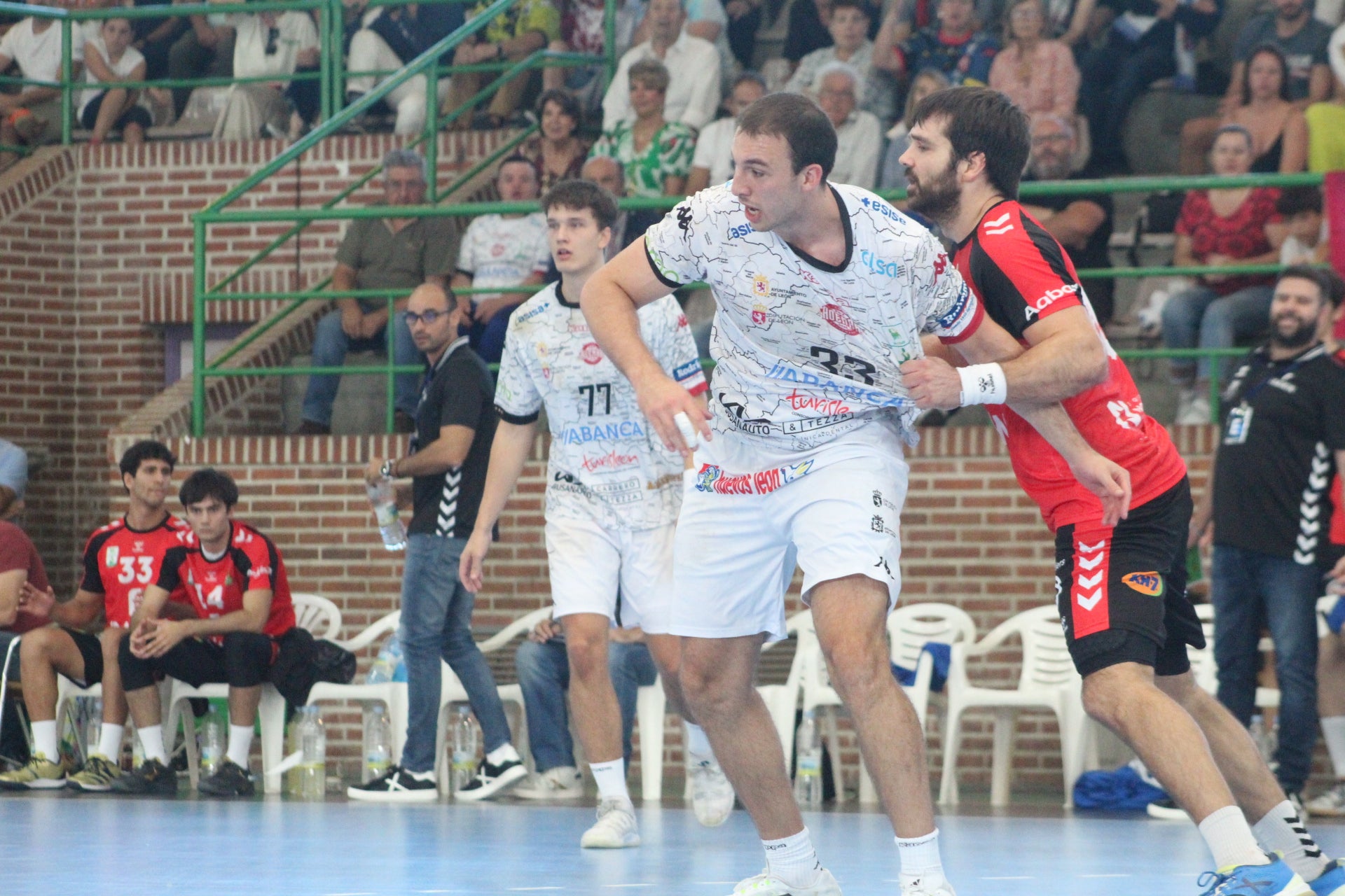 Otro empate para el Abanca Ademar