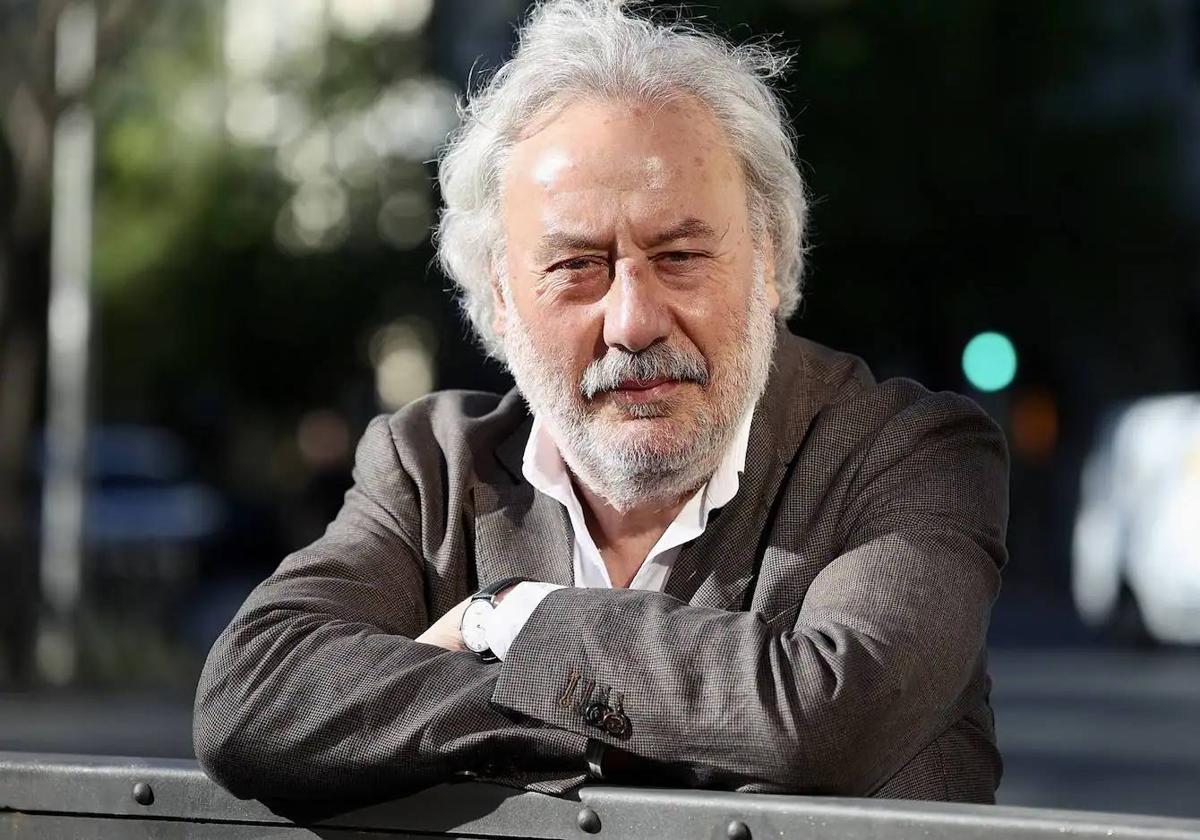 Julio Llamazares arropa al club de lectura de Pinilla en su séptima temporada