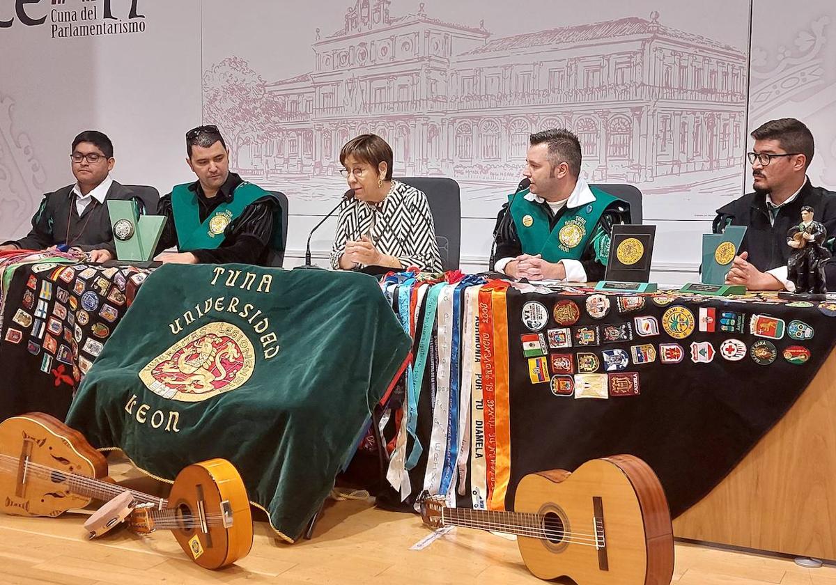 Presentación del 34 Certamen de Tunas Ciudad de León.