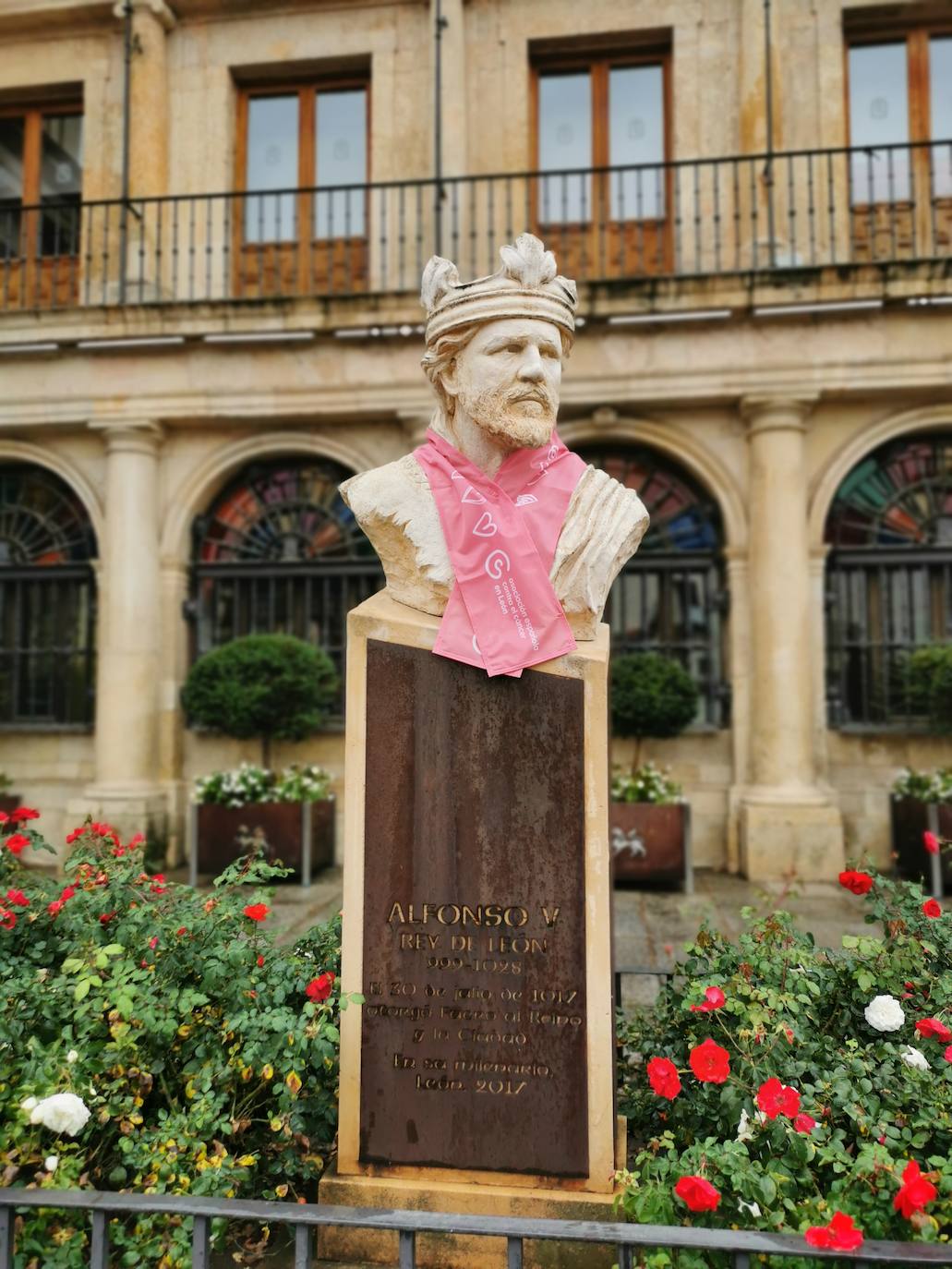 León se suma al rosa