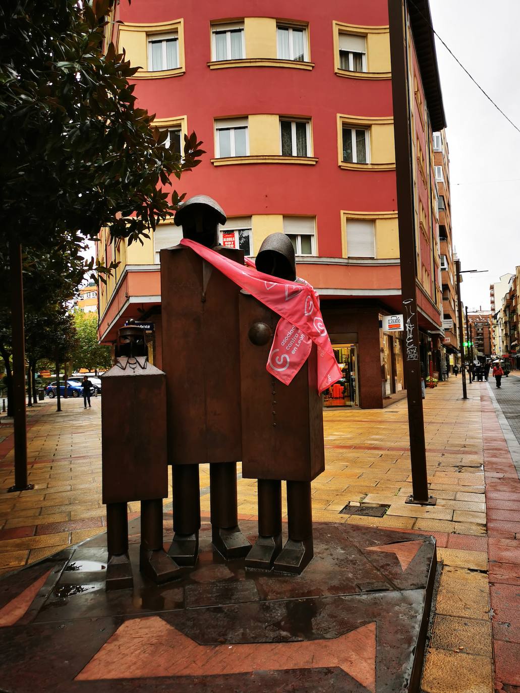 León se suma al rosa