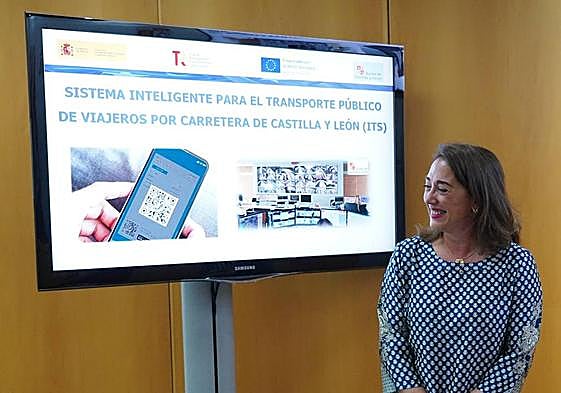 La consejera maría González Corral presenta el proyecto de transporte inteligente.
