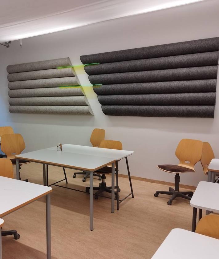 Imagen secundaria 2 - Aulas de un colegio en la capital de Islandia.