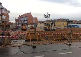 Obras de remodelación de la Plaza Mayor de Navatejera.