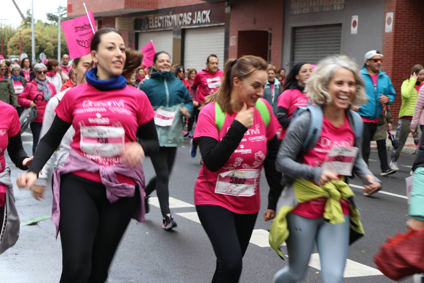 ¿Estuviste en la Carrera de la Mujer de León? Búscate