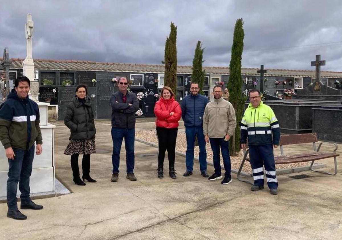 Visita al cementerio de Santa María del Páramo para valorar el dispositivo de cara al Día de Todos los Santos.