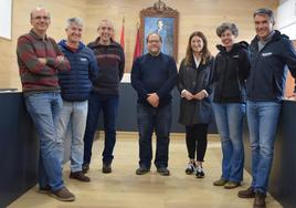 Reunión de representantes del Ayuntamiento de La Bañeza y de Azucarera.