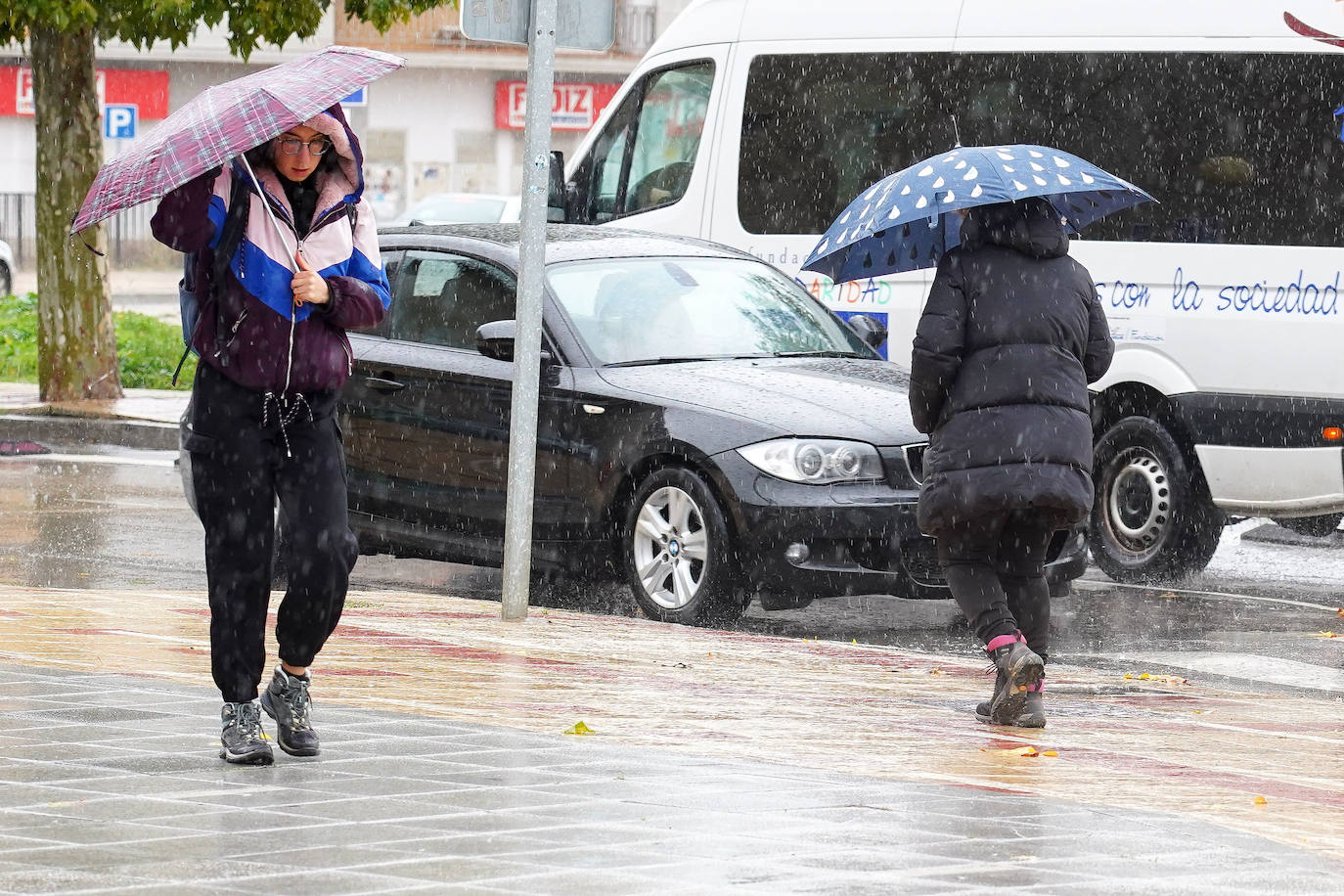 Temporal de viento y lluvia en León