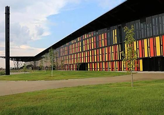 Zona exterior del Palacio de Exposiciones de León.