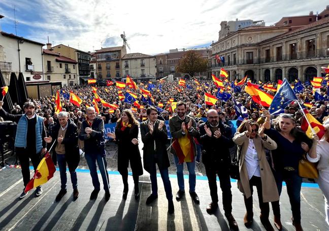 Los cargos del PP en el acto en León.