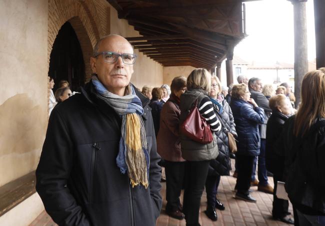 El alcalde de Santa Marina del Rey, presente en el entierro de José Antonio.