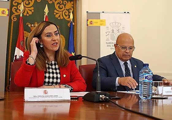 La delegada del Gobierno, Virginia Barcones, con el subdelegado del Gobierno, Faustno Sánchez