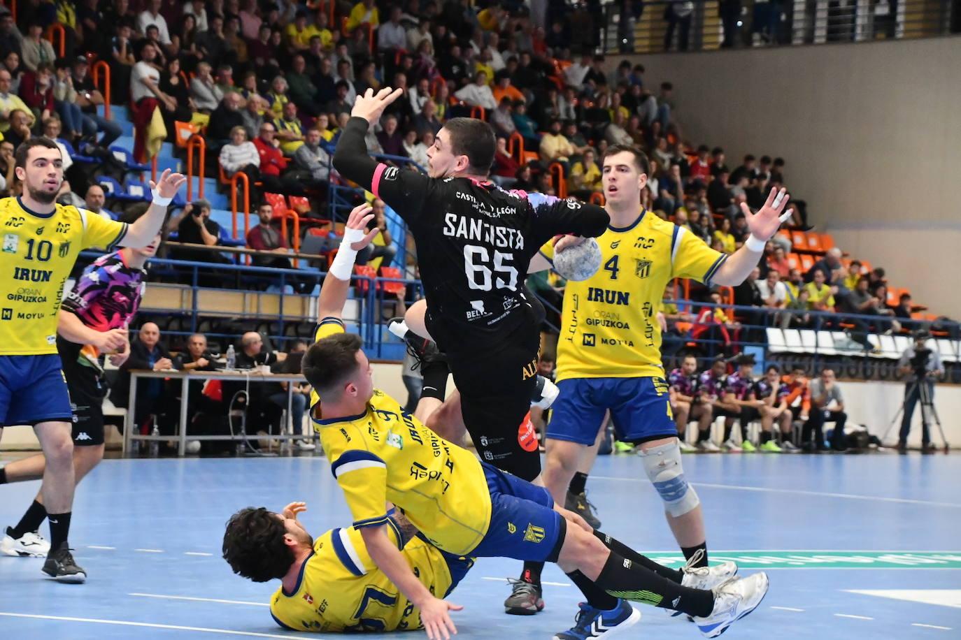 Bidasoa frena la racha del Abanca Ademar