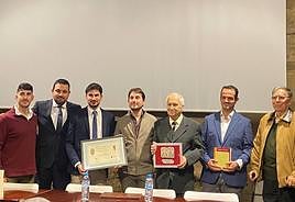 Miembros del Consejo, autores y premiado.