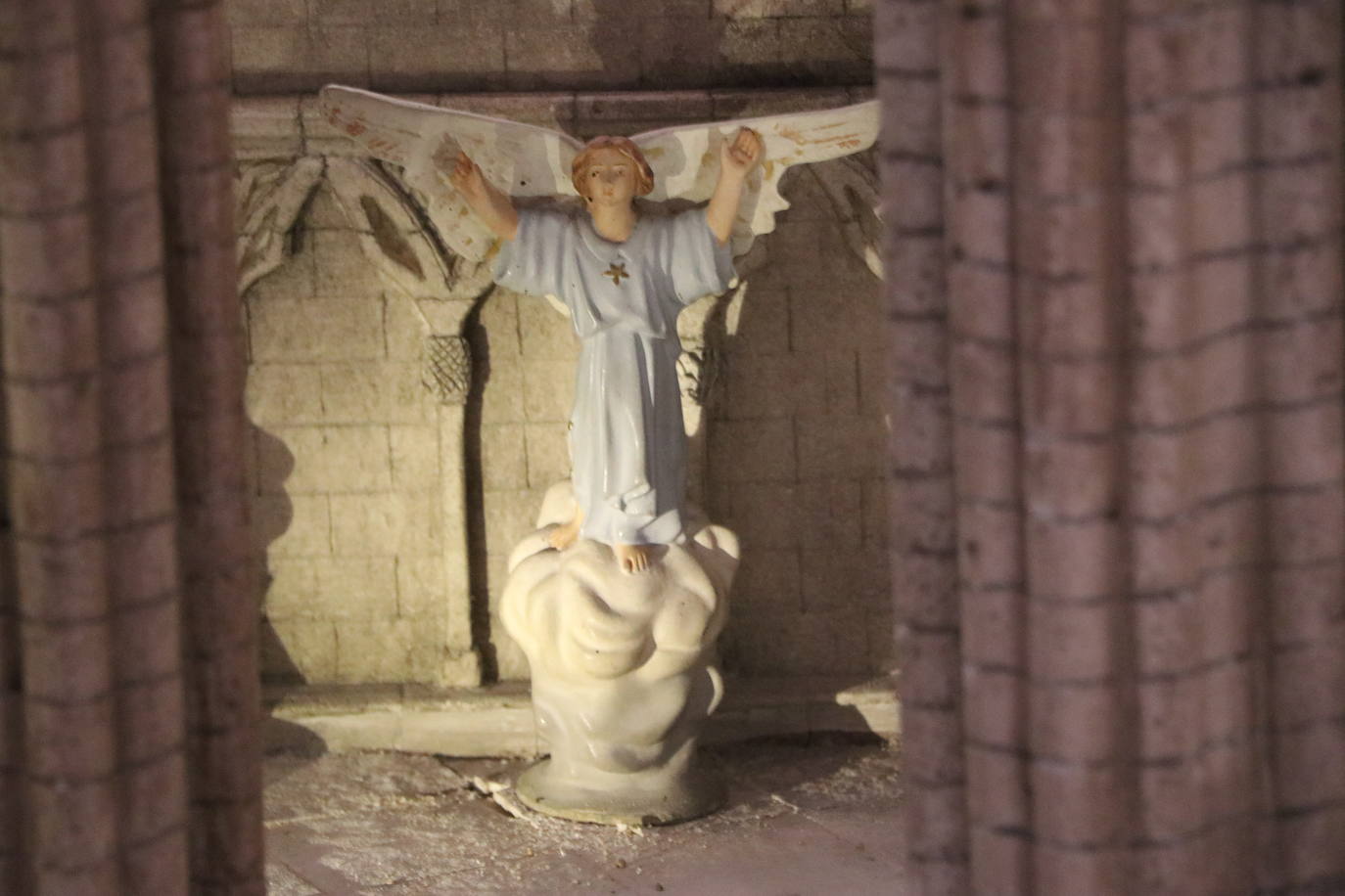 El Ángel en el interior de la Catedral que conforma el Belén Monumental