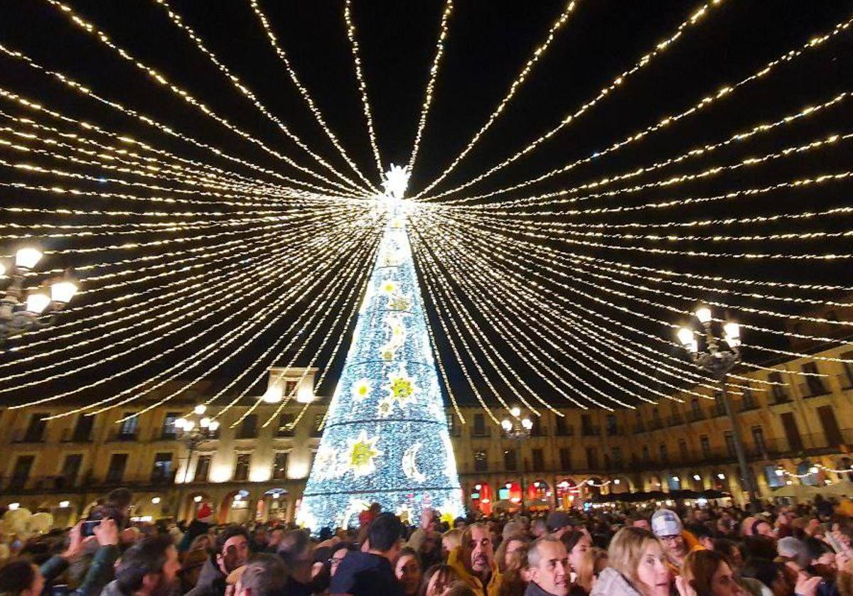 Iluminación navideña el pasado año en León.