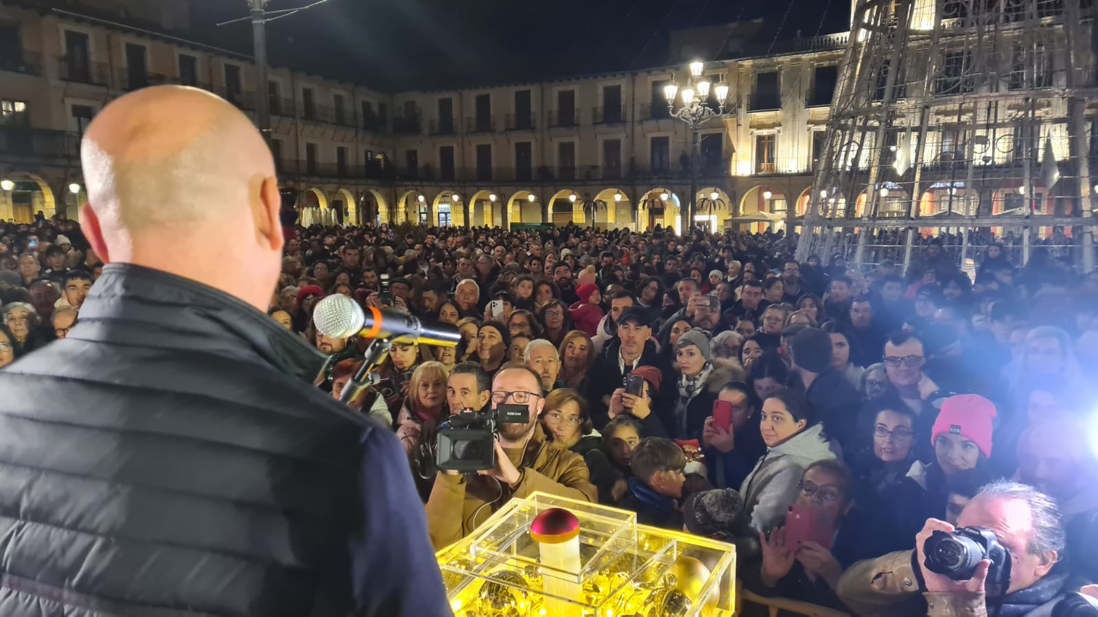 Inaugurado el alumbrado navideño de León