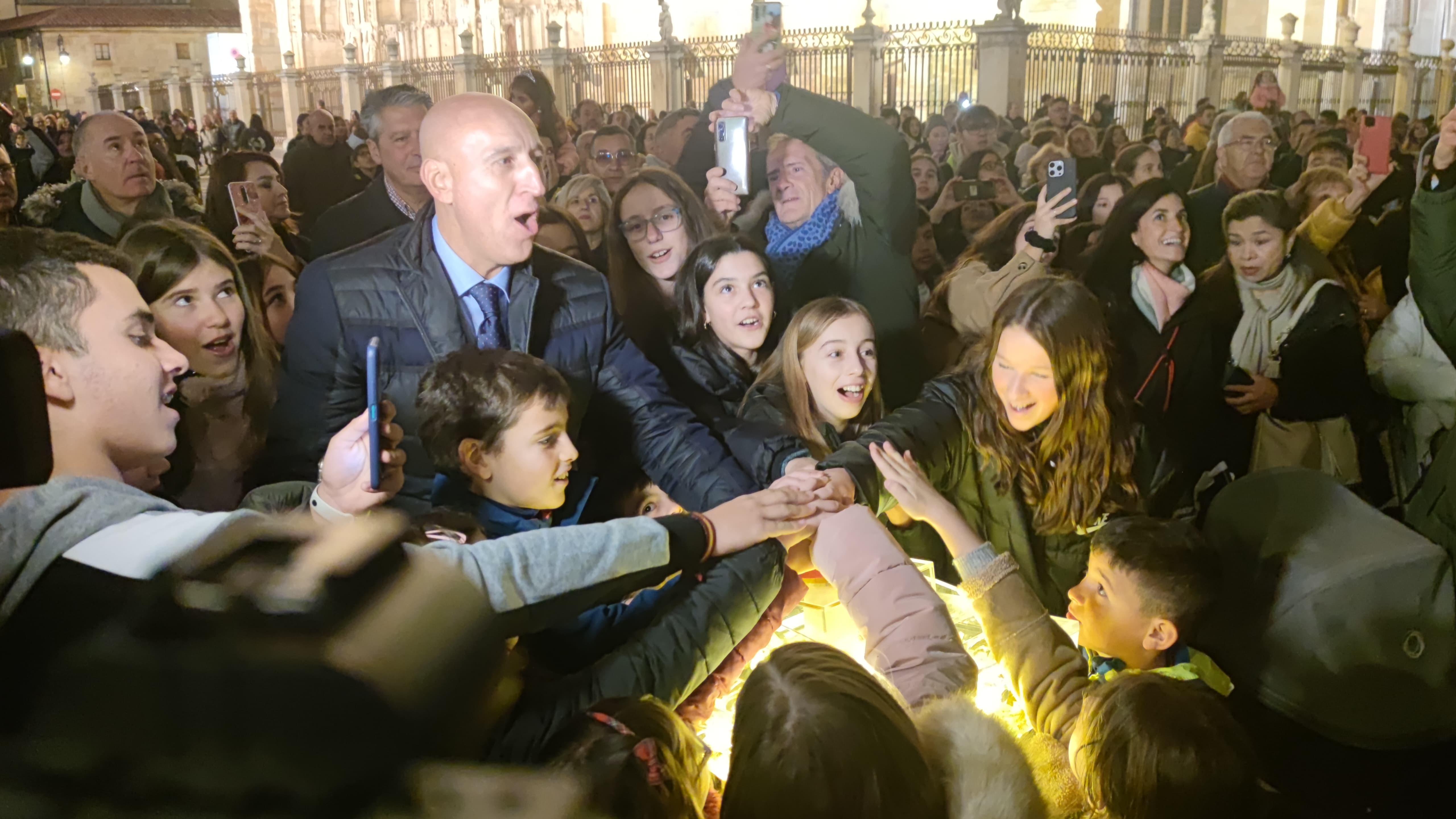 Inaugurado el alumbrado navideño de León