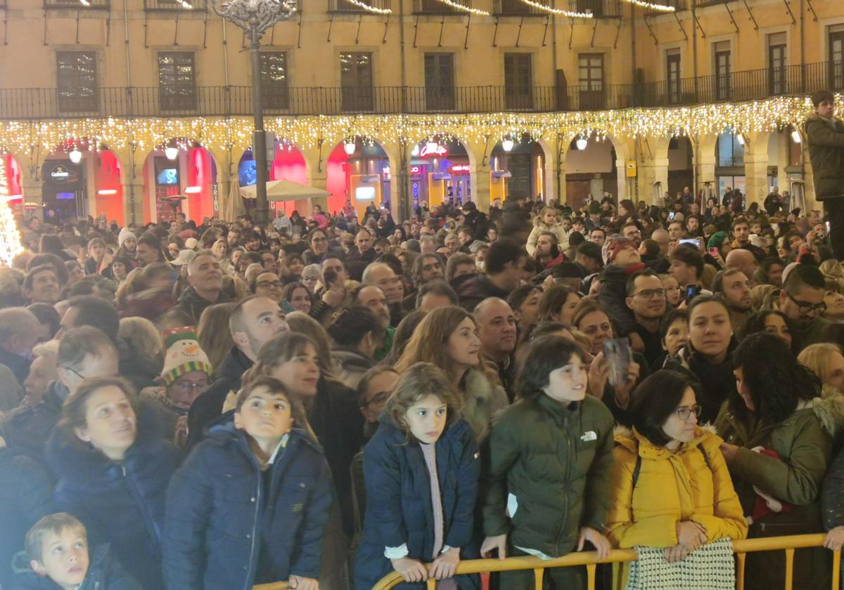 Inaugurado el alumbrado navideño de León