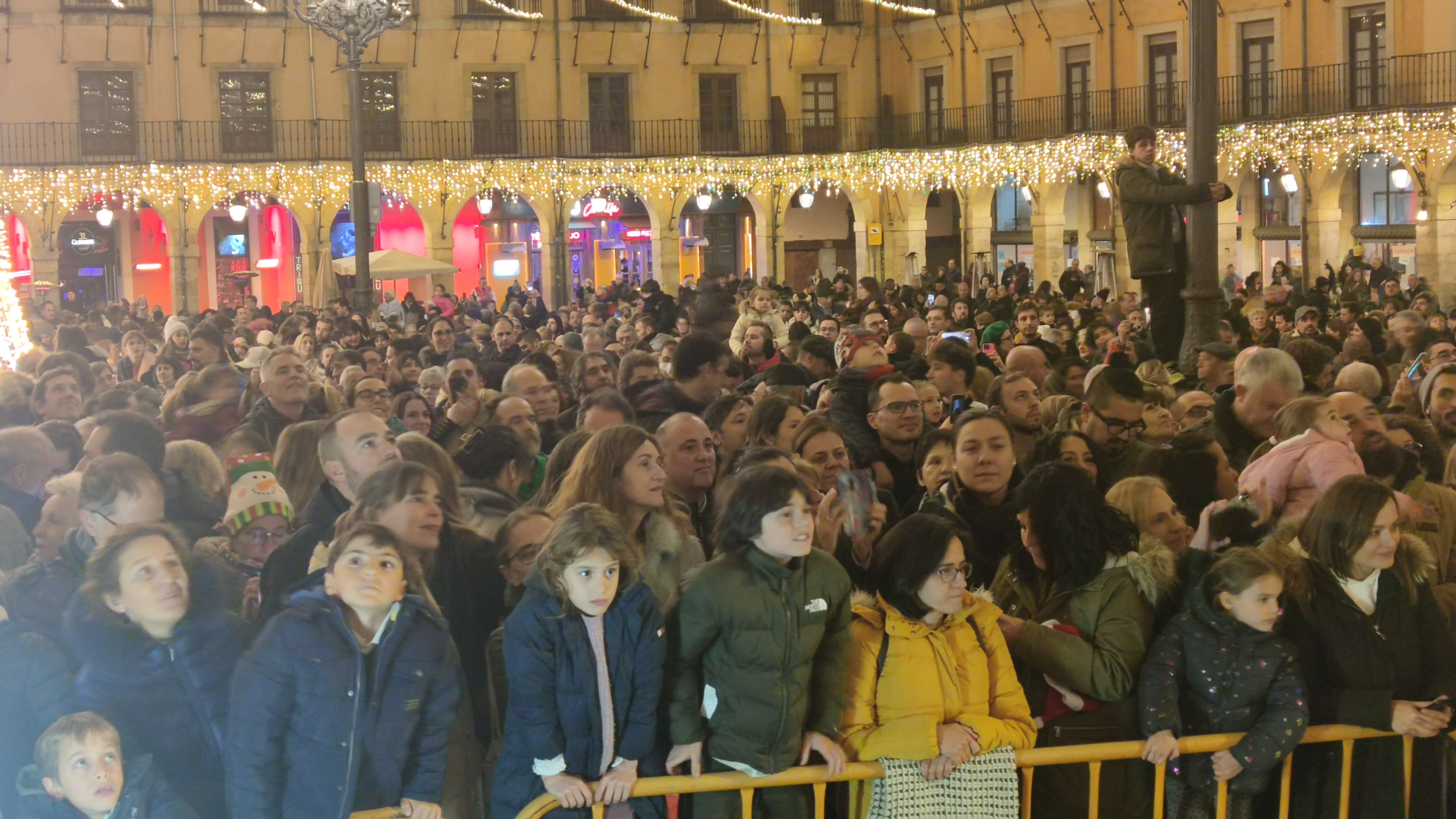 Inaugurado el alumbrado navideño de León