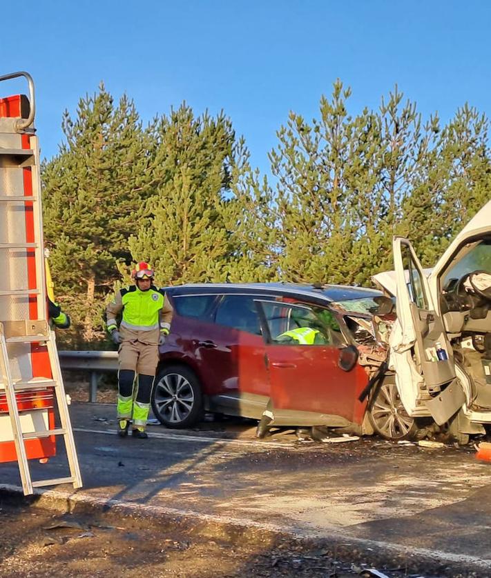 Imagen secundaria 2 - Accidente en la N-621.