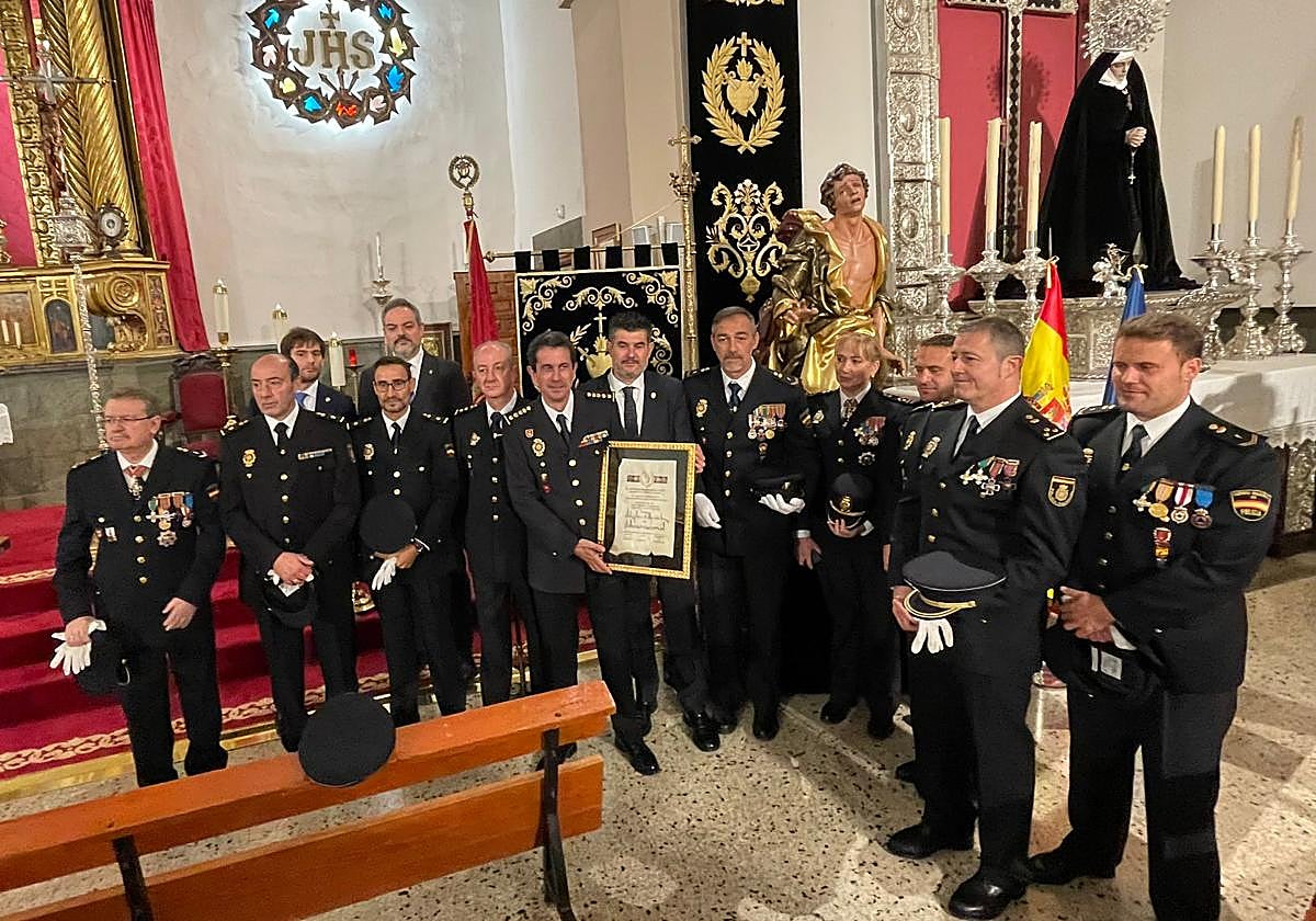 Acto de entrega del reconocimiento como escolta de honor de San Juan a la Policía Nacional.